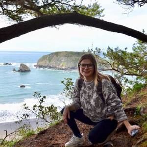 Meet your Posher, Abbi